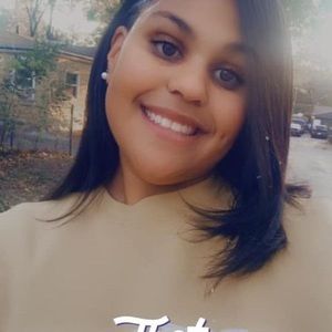 Meet your Posher, Abigail